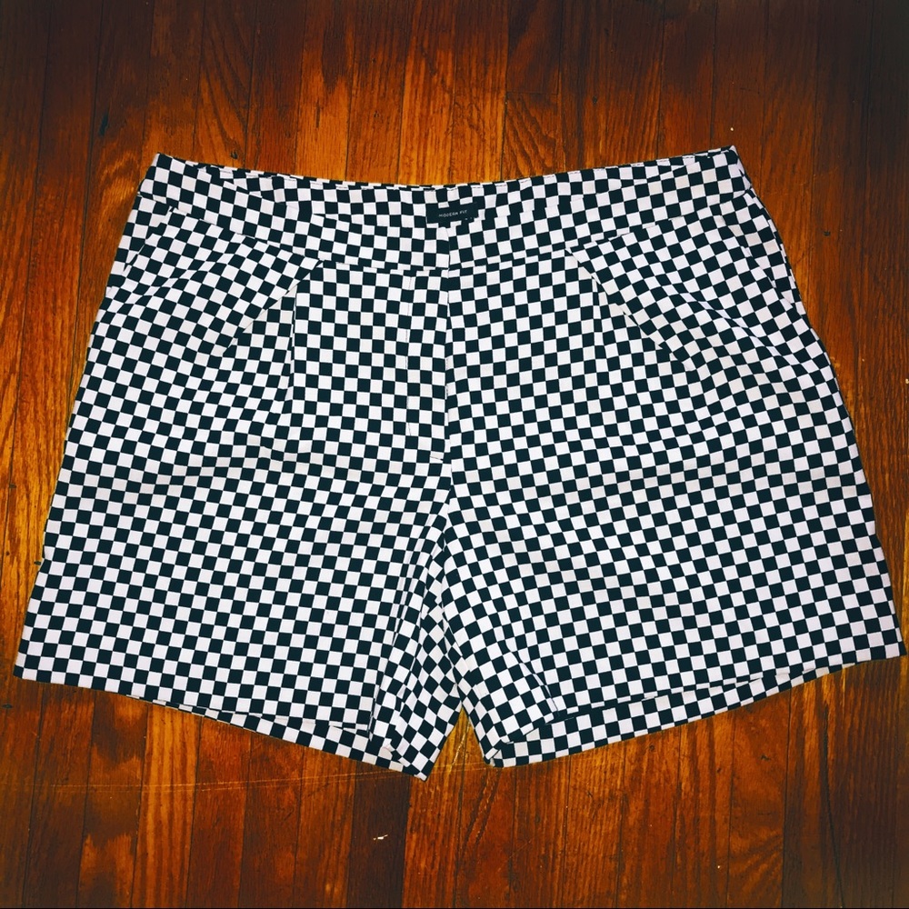 Worthington Checkered Shorts